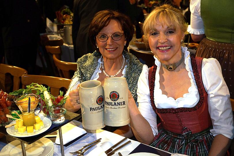 Bayerns Sozialministerin Emilia Müller und Europaministerin Beate Merk.