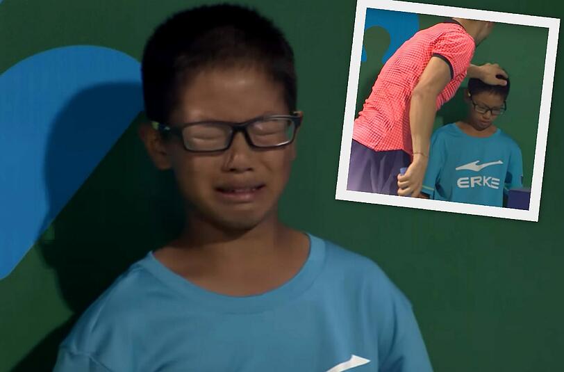 Hier menschelt's gewaltig! Grigor Dimitrov kümmerte sich bei einem Match in Shanghai um einen Jungen, der von einem Tennisball getroffen wurde und weinte.