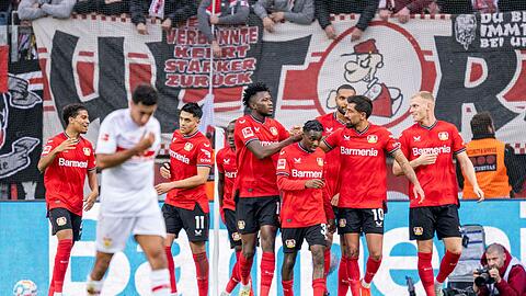 Bayer Leverkusen besiegt den VfB Stuttgart mit 2:0.
