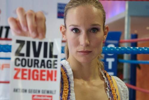 Unterstützt die AZ-Aktion: Kickbox-Weltmeisterin Christine Theiss, die das Mordopfer Dominik Brunner kannte.