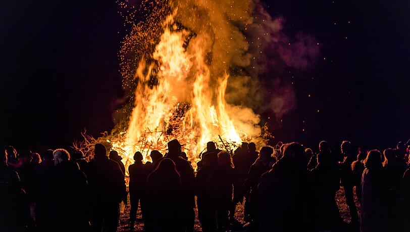 Osterfeuer können gesundheitsschädlich sein. (Archivbild)