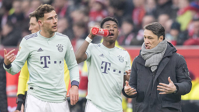 Redebedarf: Die Bayern um Leon Goretzka, David Alaba und Trainer Niko Kovac (v.li.).