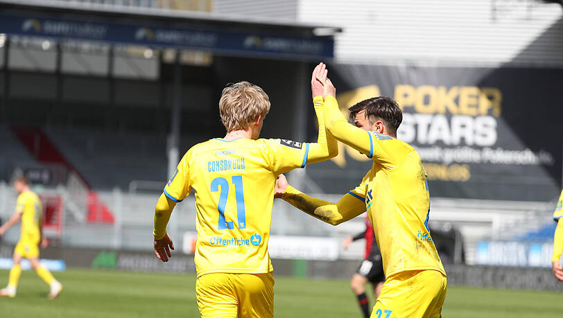 Eintracht Braunschweig hat sich am Samstag gegen Wiesbaden durchgesetzt.