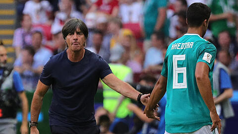Vorläufiges Ende der Zusammenarbeit: Bundestrainer Joachim Löw (links) und Sami Khedira.
