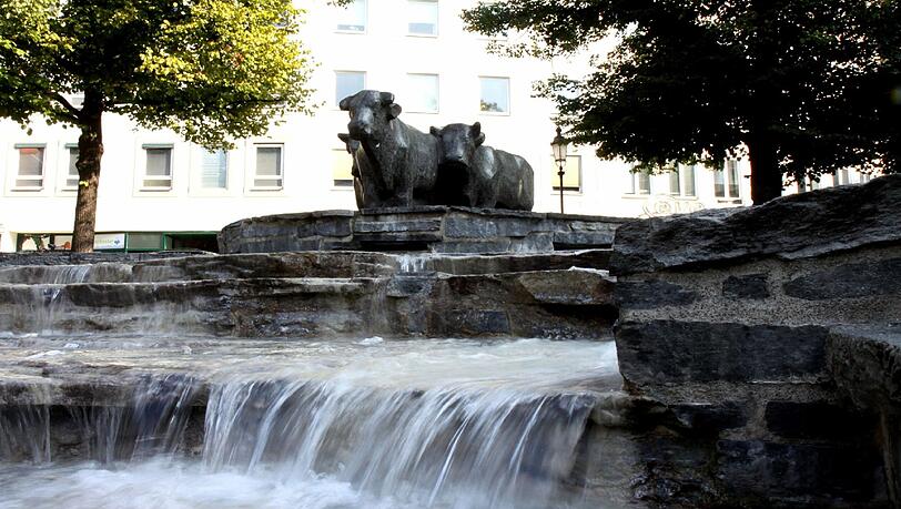 Der Rindermarktbrunnen macht den Anfang bei der Einwinterungs-Aktion. Der Rindermarktbrunnen macht den Anfang bei der Einwinterungs-Aktion.