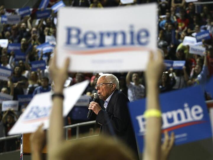 Bernie Sanders bei einer Wahlkampfveranstaltung in Phoenix.