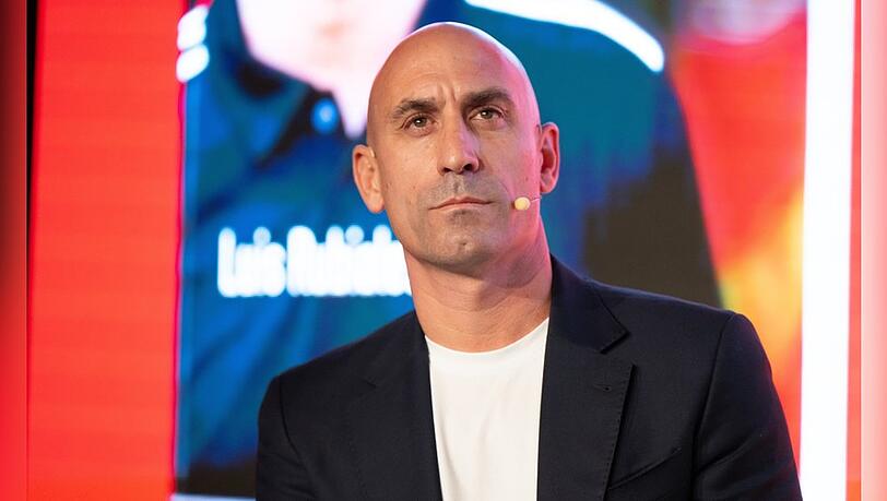 Luis Rubiales hat in Madrid sein neues Buch vorgestellt. Luis Rubiales hat in Madrid sein neues Buch vorgestellt.