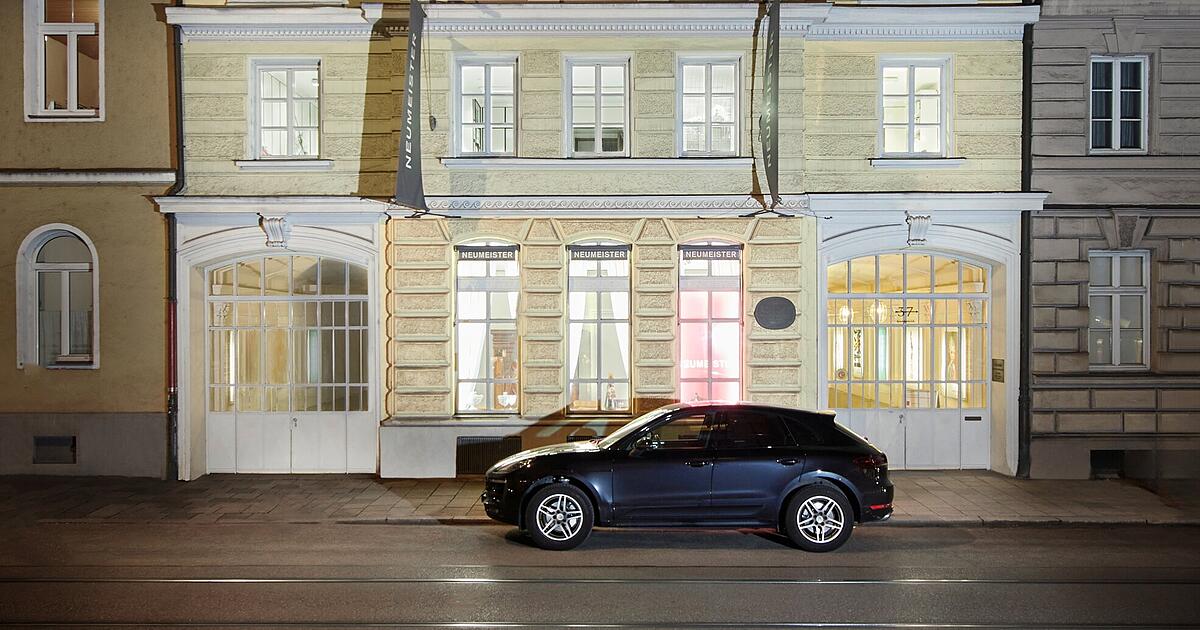 Auktionshaus-Neumeister-Ein-kunstvolles-Servus