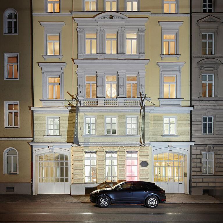 Die Fassade, des Kunstauktionshauses Neumeister in der Maxvorstadt.