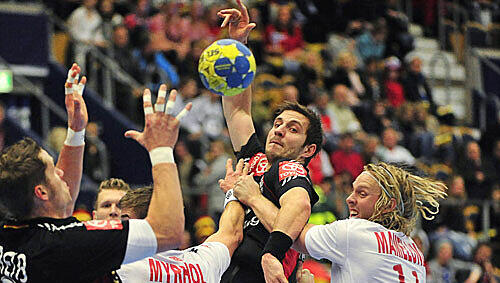 25:35 verlor die deutsche Handball-Mannschaft gegen Norwegen 25:35 verlor die deutsche Handball-Mannschaft gegen Norwegen