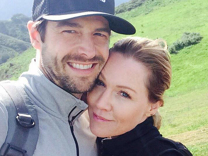 Ähnlich glücklich dürften Jennie Garth und Dave Abrams auch auf ihrer Hochzeit ausgesehen haben