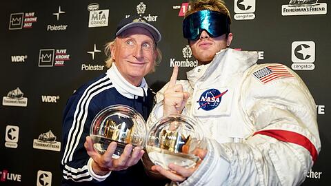 Otto Waalkes und Ski Aggu haben die 1Live Krone erhalten.