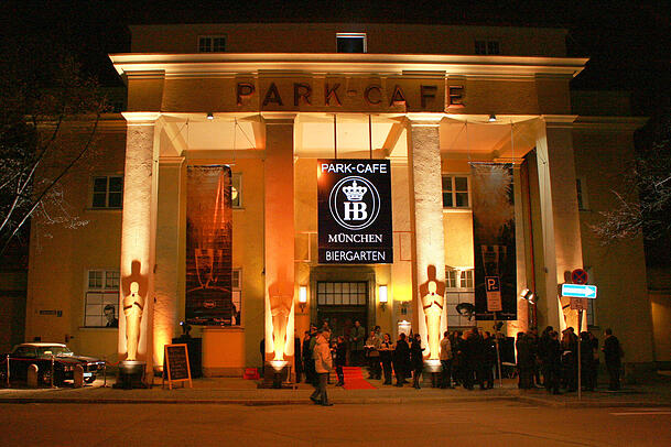 Das Park Café am Alten Botanischen Garten wird während der Wiesn zu einer der beliebtesten After-Wiesn-Adressen. Das Park Café am Alten Botanischen Garten wird während der Wiesn zu einer der beliebtesten After-Wiesn-Adressen.