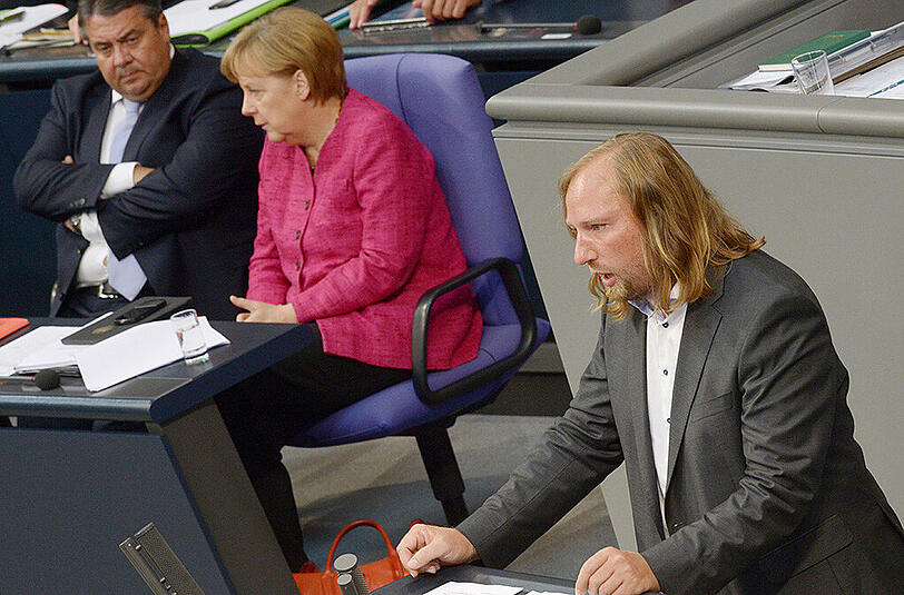 Anton Hofreiter kritisiert Angela Merkel für ihren Umgang mit der Flüchtlingskrise.
