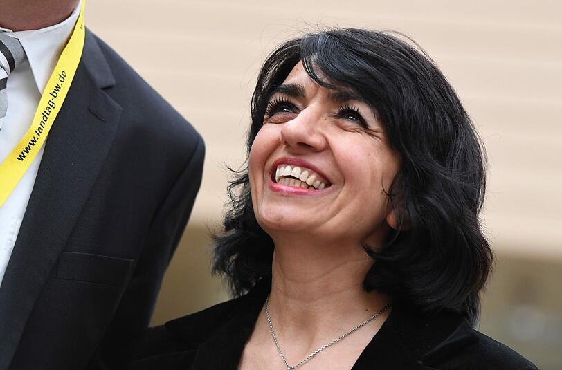 Freude bei der Neuen: Muhterem Aras ist am Mittwoch zur Landtagspräsidentin Baden-Württembergs gewählt worden.