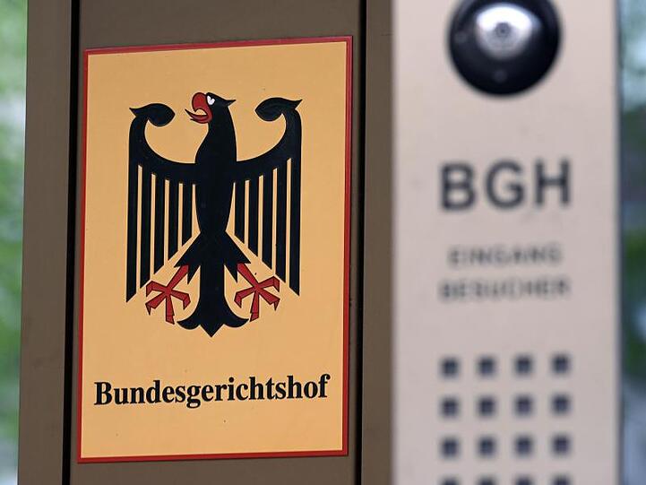 Der Bundesgerichtshof prüft, wie lange ein Immobilienmakler einen Kunden an sich binden darf.