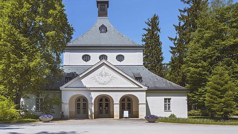 Grabräuber vergehen sich aktuell auch an den Ruhestätten auf dem Waldfriedhof in München.