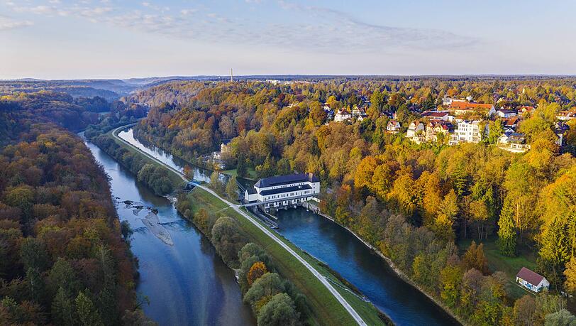 Das Isartal unterhalb von Pullach. Auf der Mittelinsel l&auml;sst es sich wunderbar vom Isarkraftwerk Baierbrunn bis zur Gro&szlig;hesseloher Br&uuml;cke flanieren.