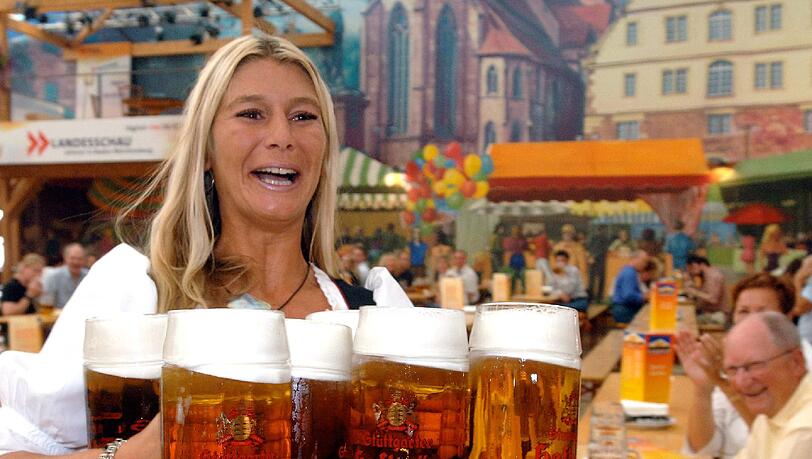 Die Maß auf der Wiesn wird wieder teurer. Die Maß auf der Wiesn wird wieder teurer.