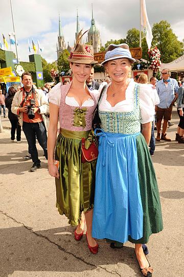 Sophie und Angela Wepper.