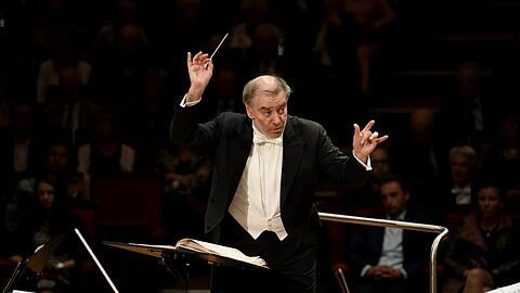 Valery Gergiev am Pult der Münchner Philharmoniker im Gasteig.