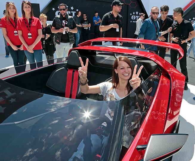 Heiße Kurven und tiefe Einblicke: Die Bilder vom GTI-Treffen 2014.