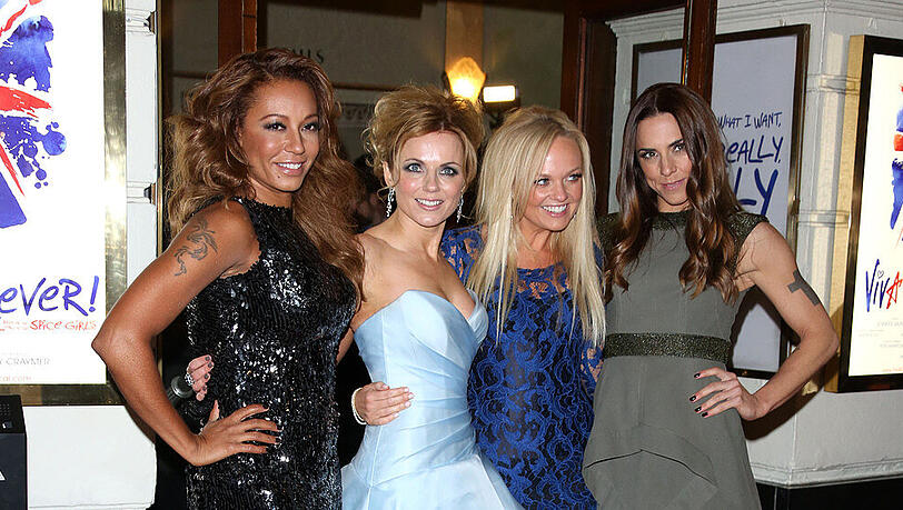 Die Spice Girls bei einem Auftritt Die Spice Girls bei einem Auftritt