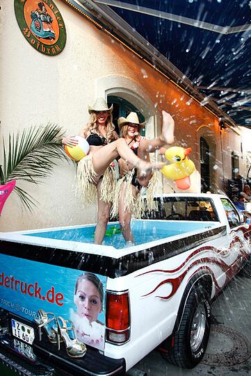 Weitere Bilder von der sexy Bikini-Party bei Hugo Bachmaier.