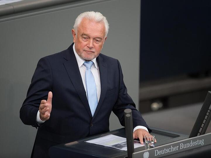 Wolfgang Kubicki (FDP) spricht im Plenarsaal des Deutschen Bundestages. Foto: Annegret Hilse/Archiv