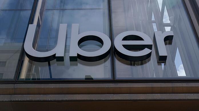 Uber-Fahrgäste vergaßen am häufigsten Telefone, Geldbörsen und Schlüssel, aber daneben auch manche skurrile Dinge.