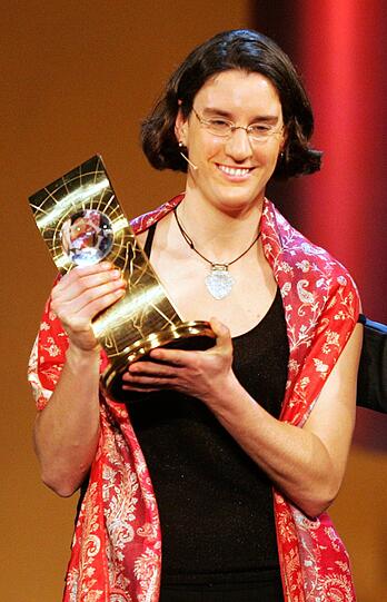 2005 bekommt Birgit Prinz die Auszeichnung zur Weltfußballerin des Jahres. Zum dritten Mal in Folge!