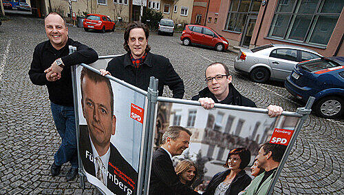 Die SPD setzt ganz auf ihren Spitzenkandidaten und einen eingängigen Spruch Die SPD setzt ganz auf ihren Spitzenkandidaten und einen eingängigen Spruch