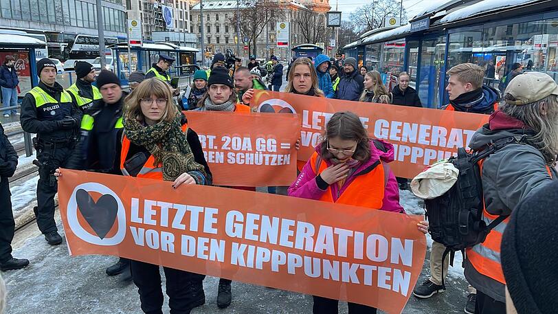 Gegen 8 Uhr ging am Dienstagmorgen der Protest der "Letzten Generation" am Stachus los.