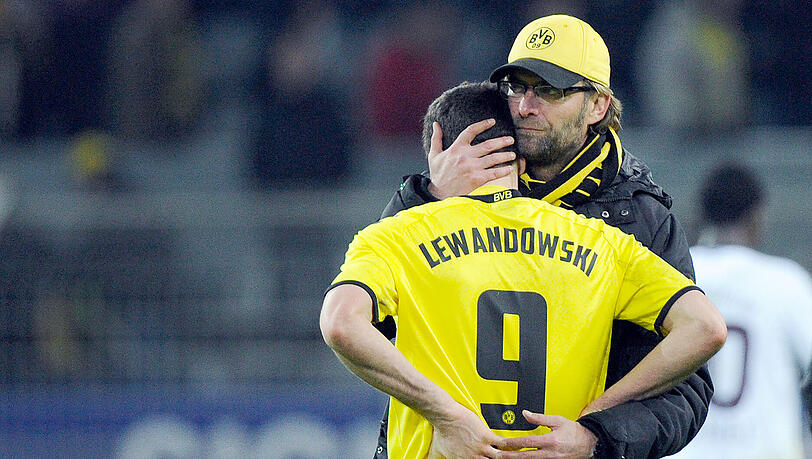 Mit Robert Lewandowski will Jürgen Klopp nach einem englischen Medienbericht auch beim FC Liverpool wieder zusammenarbeiten. Mit Robert Lewandowski will Jürgen Klopp nach einem englischen Medienbericht auch beim FC Liverpool wieder zusammenarbeiten.