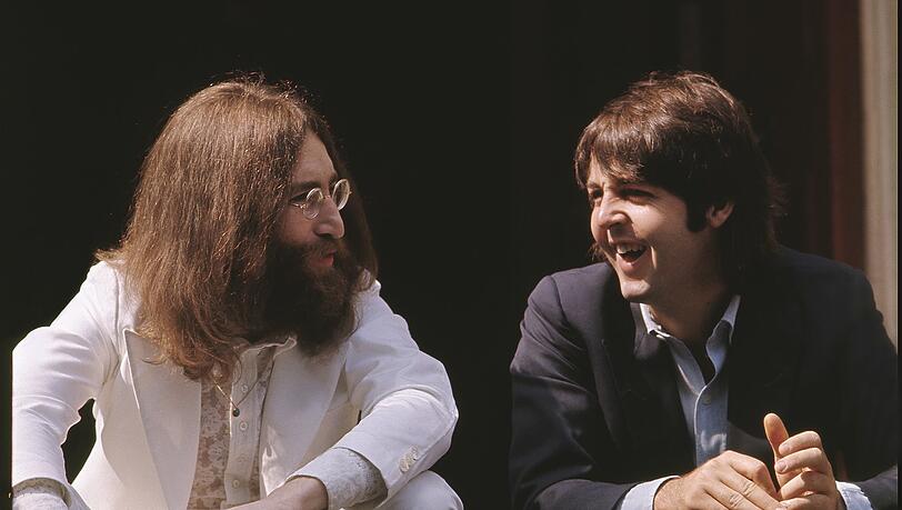 John und Paul bei der Fotosession für das Cover von "Abbey Road" 1969. John und Paul bei der Fotosession für das Cover von "Abbey Road" 1969.