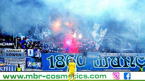 Pyrotechnik im Fanblock des TSV 1860.