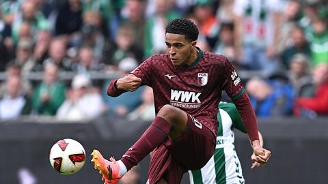 Noahkai Banks f&auml;llt beim FC Augsburg aus. (Archivbild)