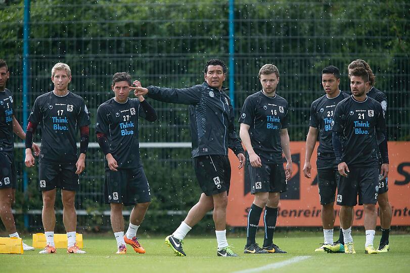 Ricardo Moniz packt an: Bilder von der ersten Trainingseinheit unter dem neuen Trainer.