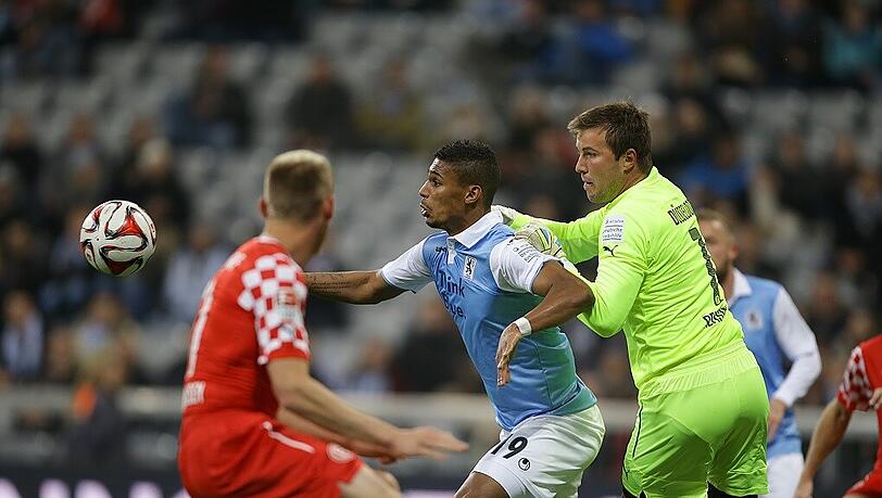 Will gegen Fortuna DÜsseldorf seine Torflaute beenden: 1860-Stürmer Rubin Okotie. Will gegen Fortuna DÜsseldorf seine Torflaute beenden: 1860-Stürmer Rubin Okotie.