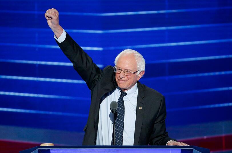 Bernie Sanders auf dem Parteitag der US-Demokraten in Philadelphia: "Wir müssen Trump schlagen, und wir müssen Hillary Clinton wählen." Foto: Shawn Thew