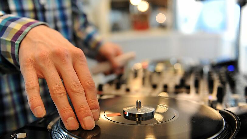 Schallplatten-Freunde treffen sich am Samstag in Fürstenried. Schallplatten-Freunde treffen sich am Samstag in Fürstenried.