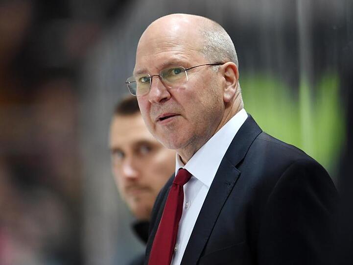 Don Jackson, Trainer vom EHC Red Bull München. Foto: Tobias Hase/dpa/Archivbild