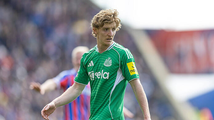 Aktuell bei Newcastle United unter Vertrag: Anthony Gordon.