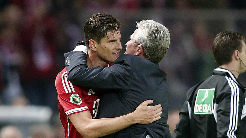 Mario Gomez (l.) mit Heynckes.