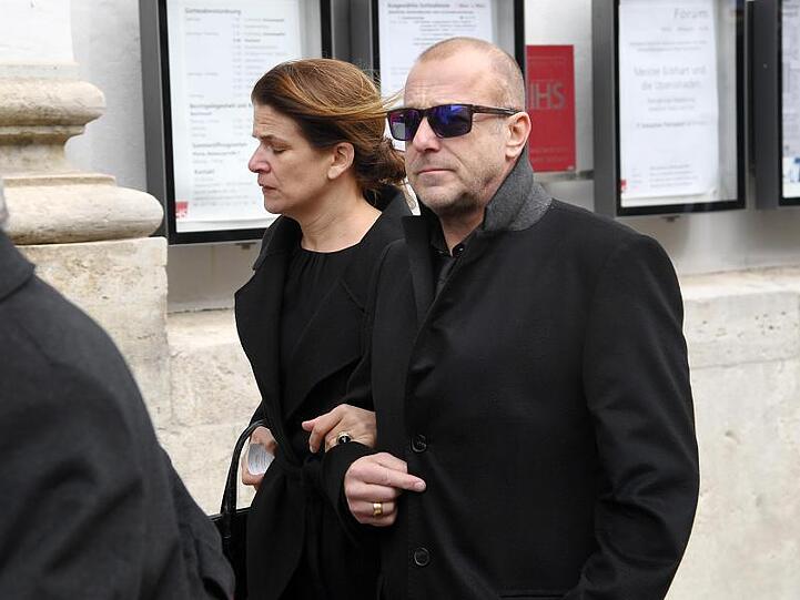 Der Schauspieler Heino Ferch brachte seine Frau Marie-Jeanette mit.
