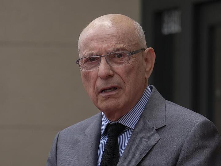 Alan Arkin hat auf dem Hollywood "Walk of Fame" einen Stern erhalten.