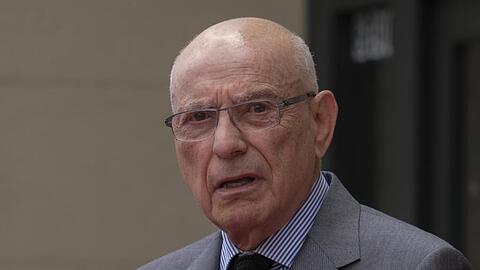 Alan Arkin hat auf dem Hollywood "Walk of Fame" einen Stern erhalten.