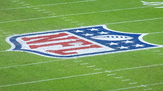Zwei NFL-Spiele in Frankfurt: Chiefs gegen Dolphins und Patriots gegen Colts.