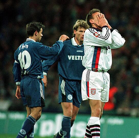 SAISON 1997/1998:Auch in Schalke gab es für die Münchner nichts zu holen. Dort verloren die Bayern knapp mit 0:1.