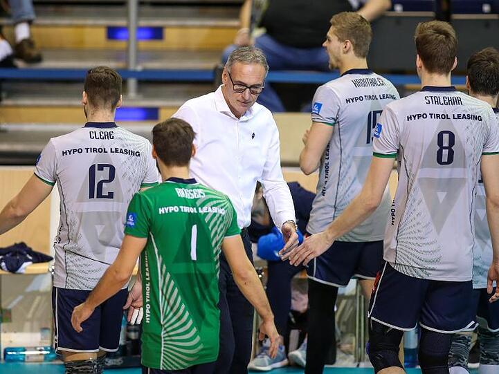 Jerome Clere (l-r), Florian Georg, Trainer Stefan Chrtiansky, Niklas Kronthaler und Saso Stalekar. Foto: Andreas Gora/dpa/Archivbild